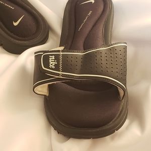 Black Nike Flip Flops Velcro Cushioned Sole